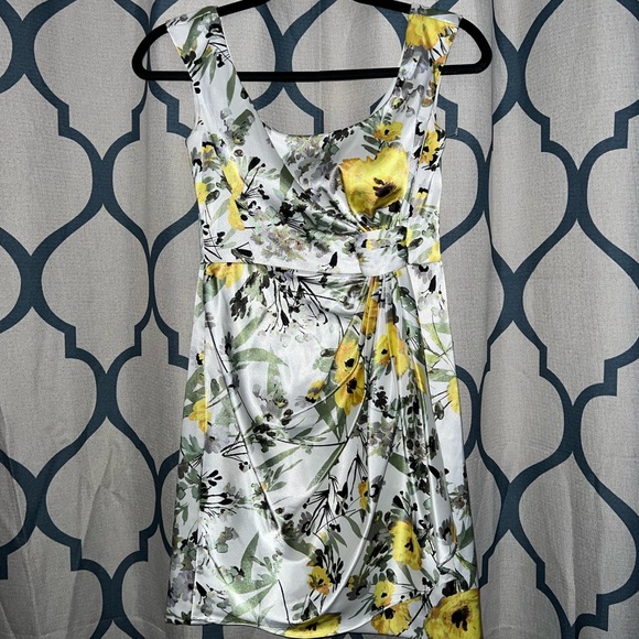 MAGGY LONDON Lined Silky Floral Gathered Faux Wrap Dress 4 - Picture 8 of 12